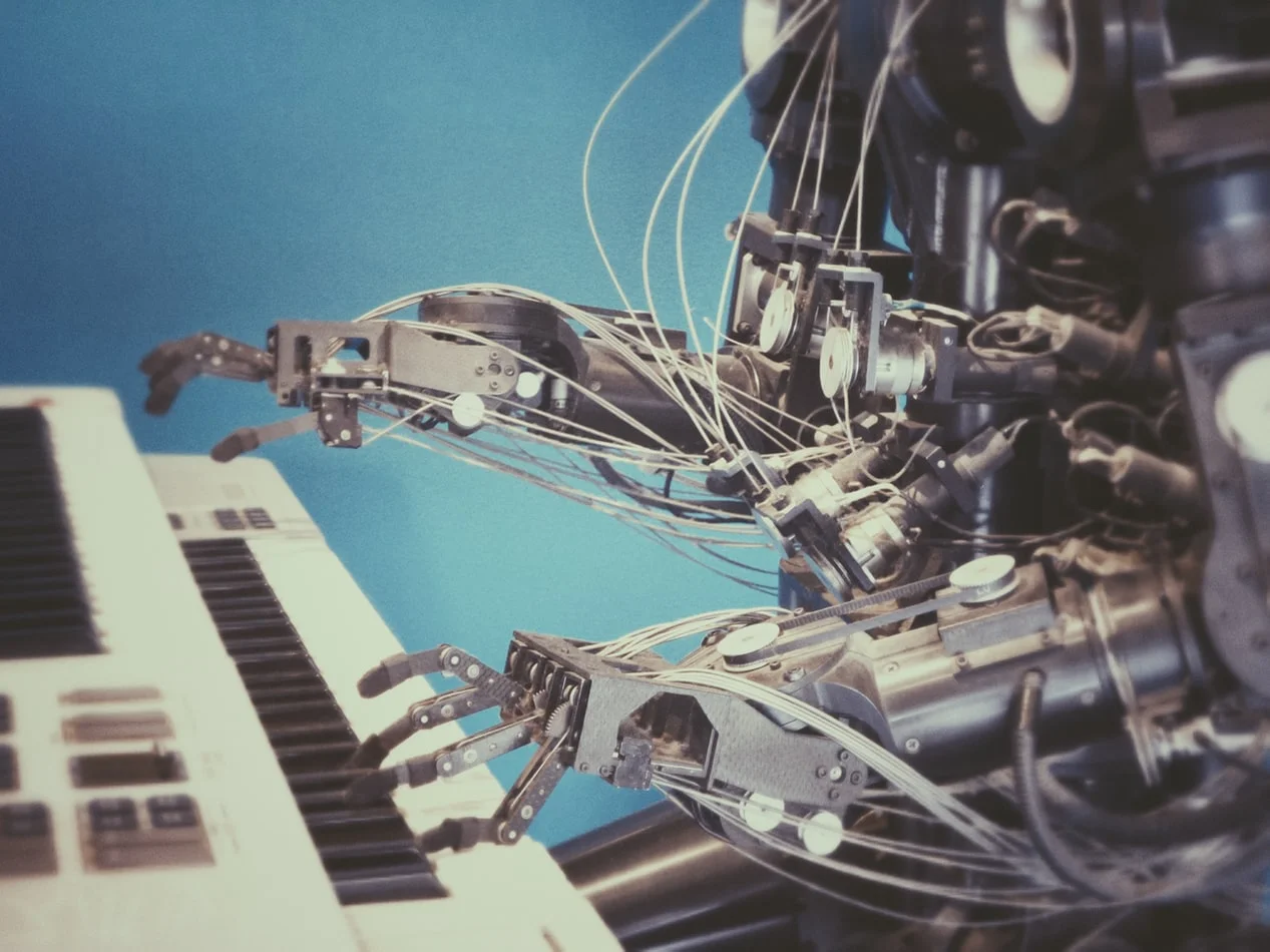AI assistant answers questions to help solve problems, highlighting artificial intelligence's benefits
