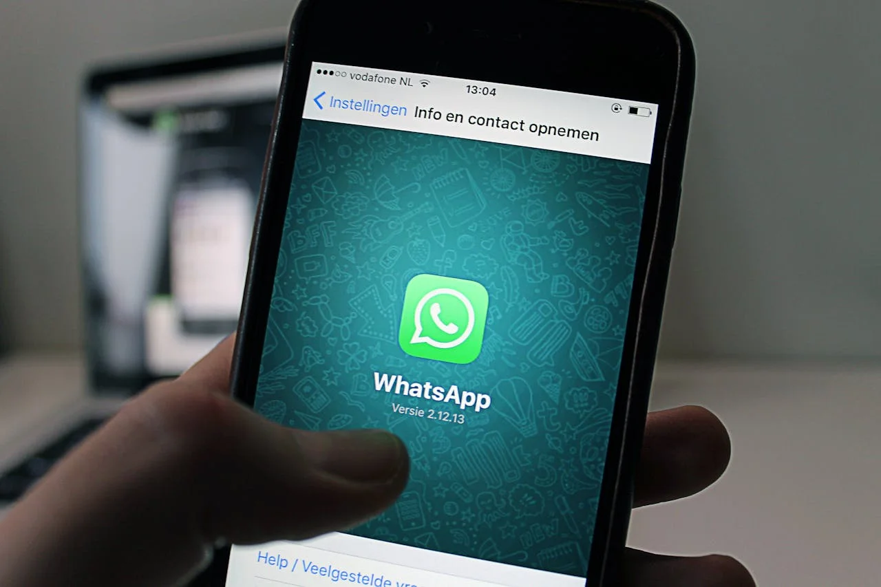Live chat data flowing into messaging apps for improved customer communication strategies