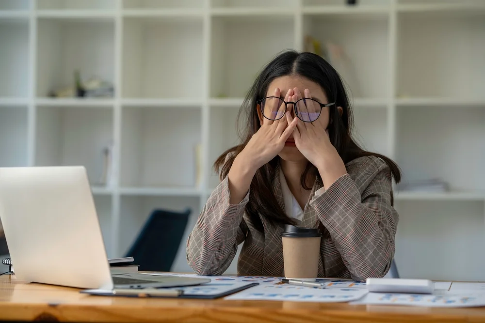 **Alt text:** Businesses navigating a turbulent market, strategizing for resilience during an industry downturn