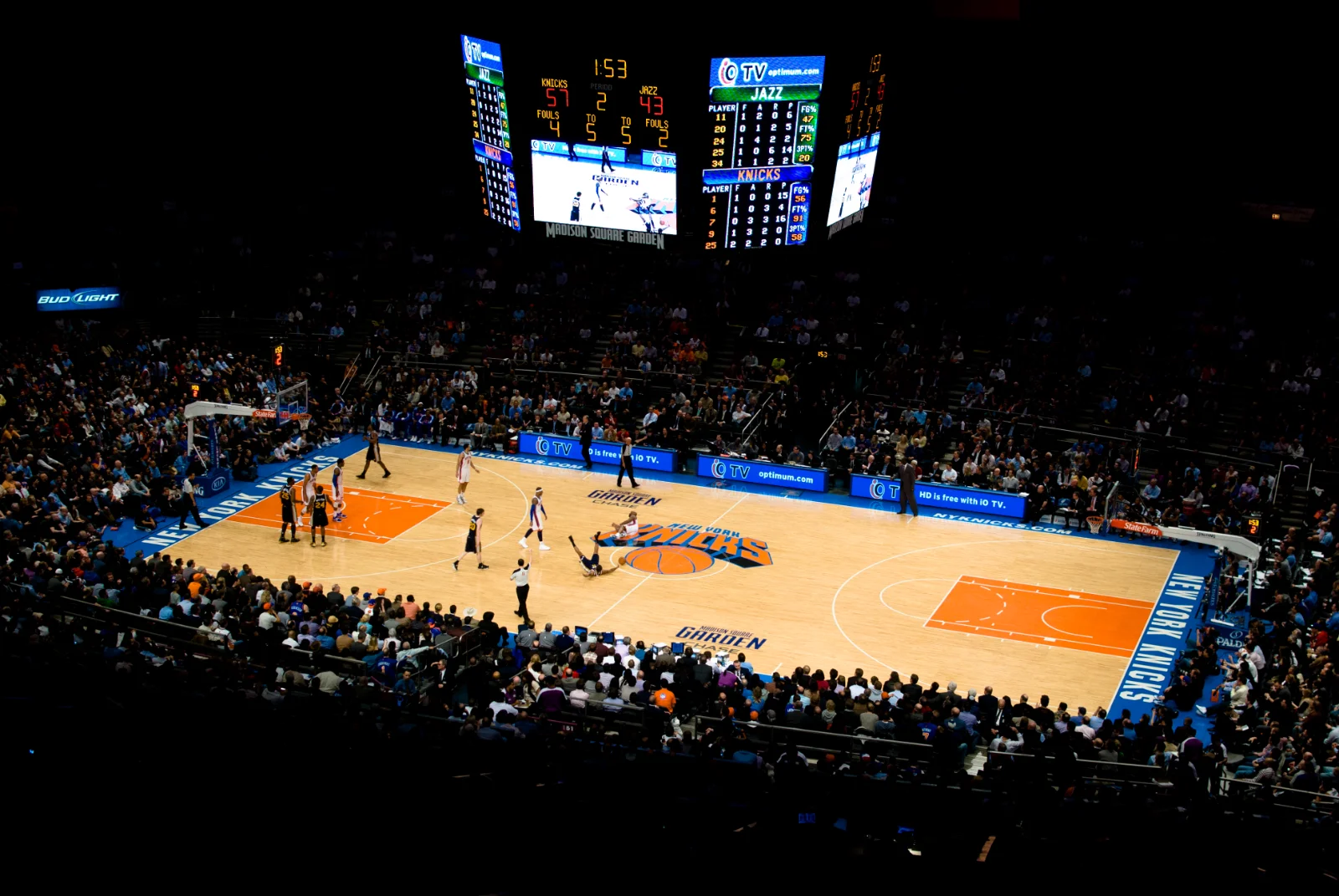 Basketball player dribbling during a New York Knicks game