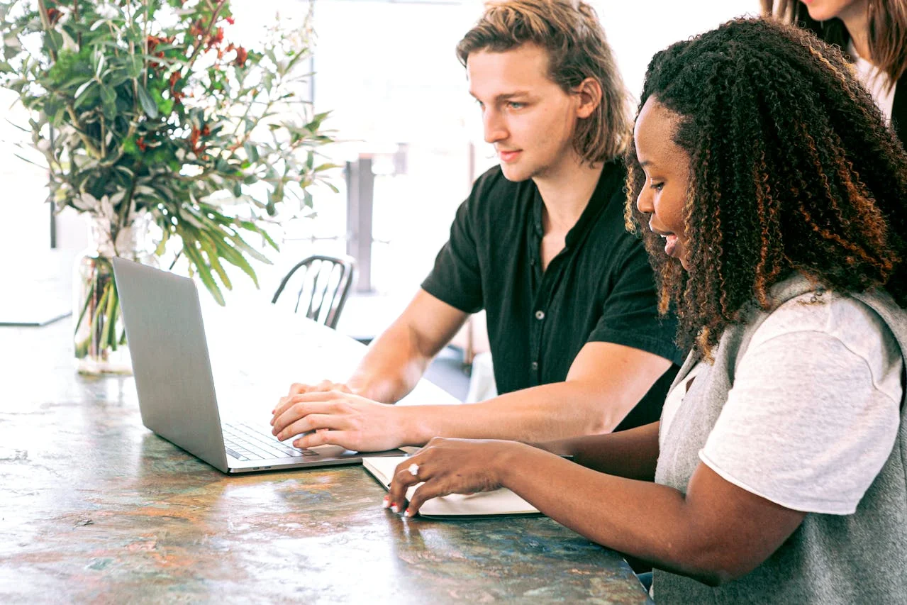 Virtual event screen with speaker, audience Q&A, chat, and engagement tools