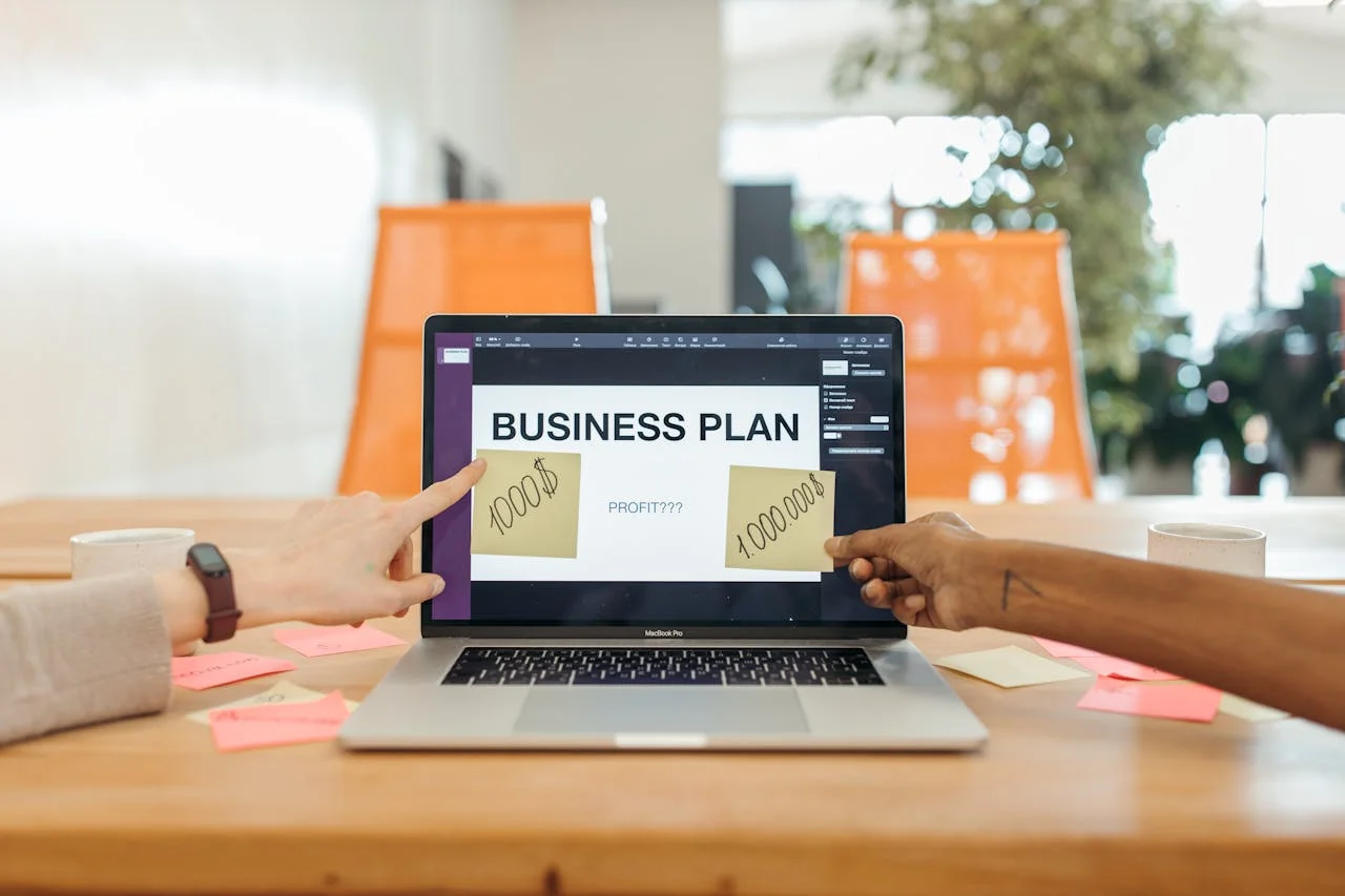 Team collaborates efficiently to transform product delay notices into strategic messaging opportunities