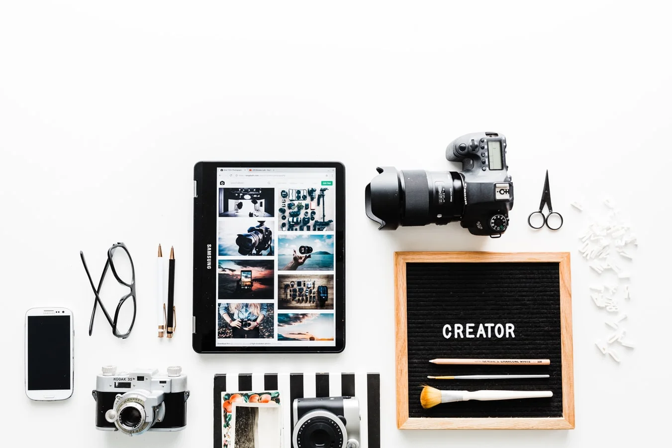 Influencers collaborating with brands, reaching a wider audience through social media marketing