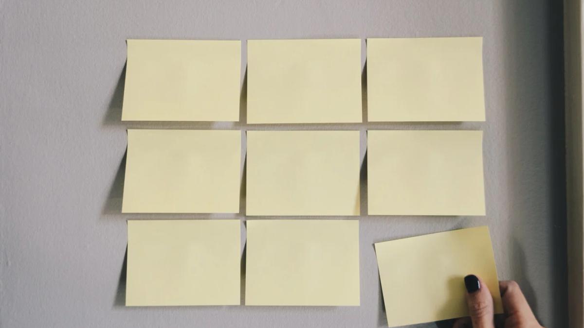 Marketer studies data displaying the latest trends on multiple screens
