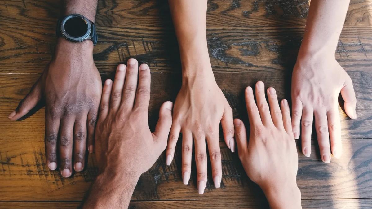 Diverse people collaborating globally, representing multicultural marketing strategies